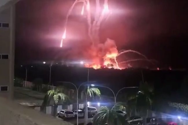 Над Каракасом замечены военные вертолеты США, ПВО молчит