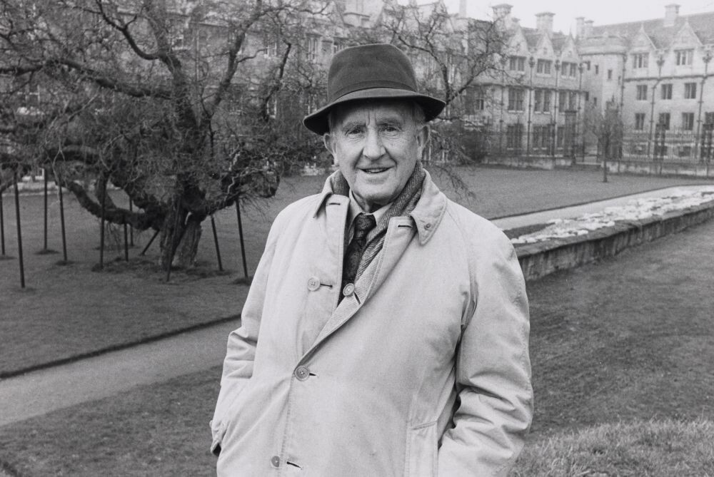 Толкин — «отец» высокого фэнтези, его книги переведены на десятки языков. Источник: tolkienestate.com📷
