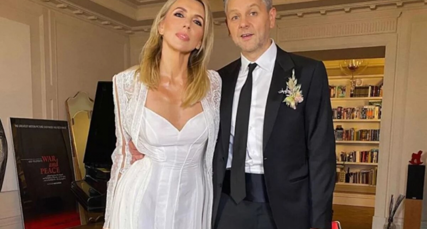    После развода Светлана вышла второй раз замуж за дизайнера Сергея Харченко, но фамилию оставила все ту же — Рудская. При этом в общественном пространстве продолжает фигурировать, как Светлана Бондарчук.