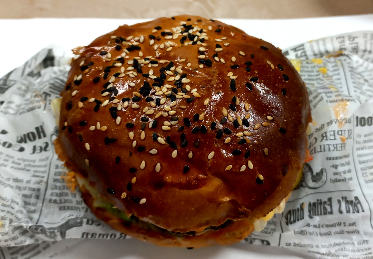 Бургер «Чиз биф» от «МиШеф». Донецк