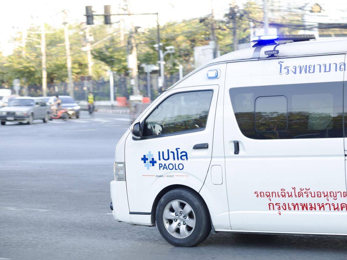    Автомобиль скорой помощи в Бангкоке | © iStock.com / justhavealook
