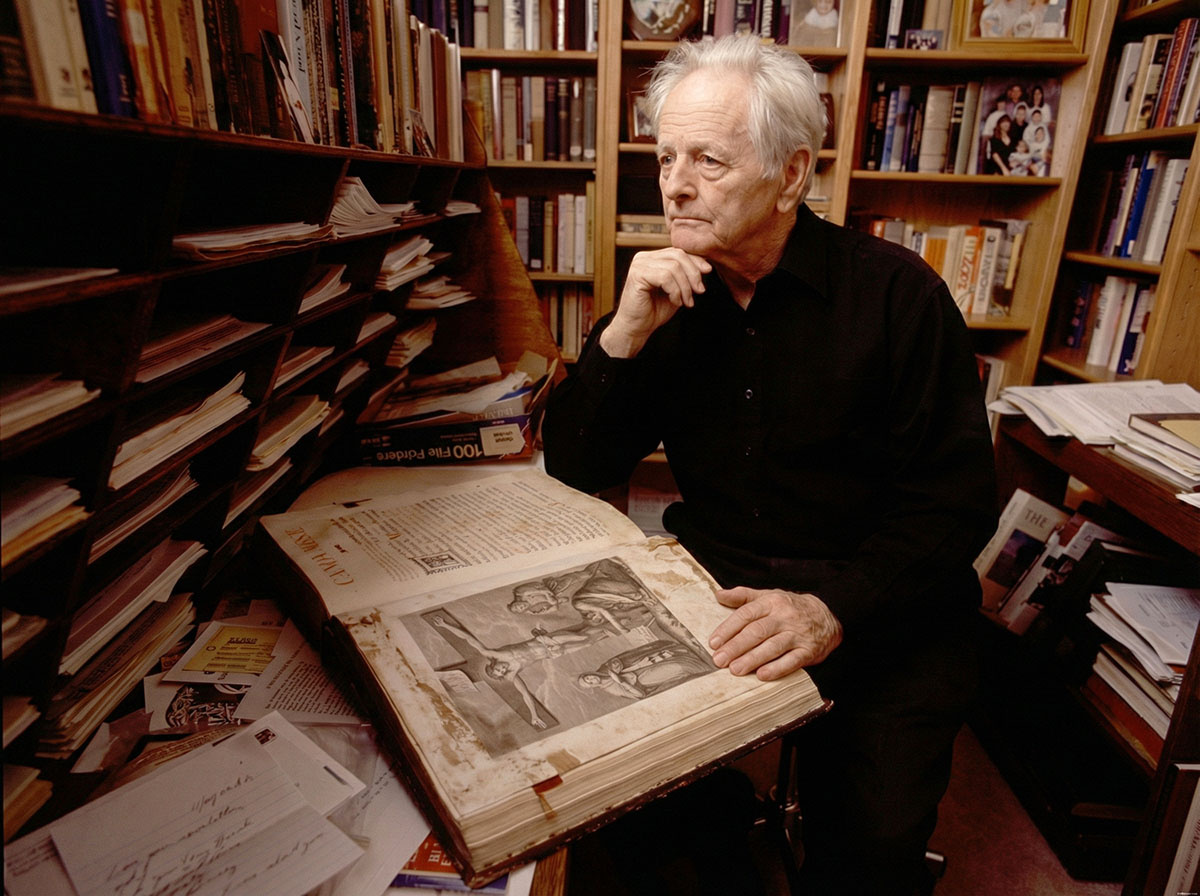 Хаттон Гибсон в своем рабочем кабинете (2003)/PictureAlliance