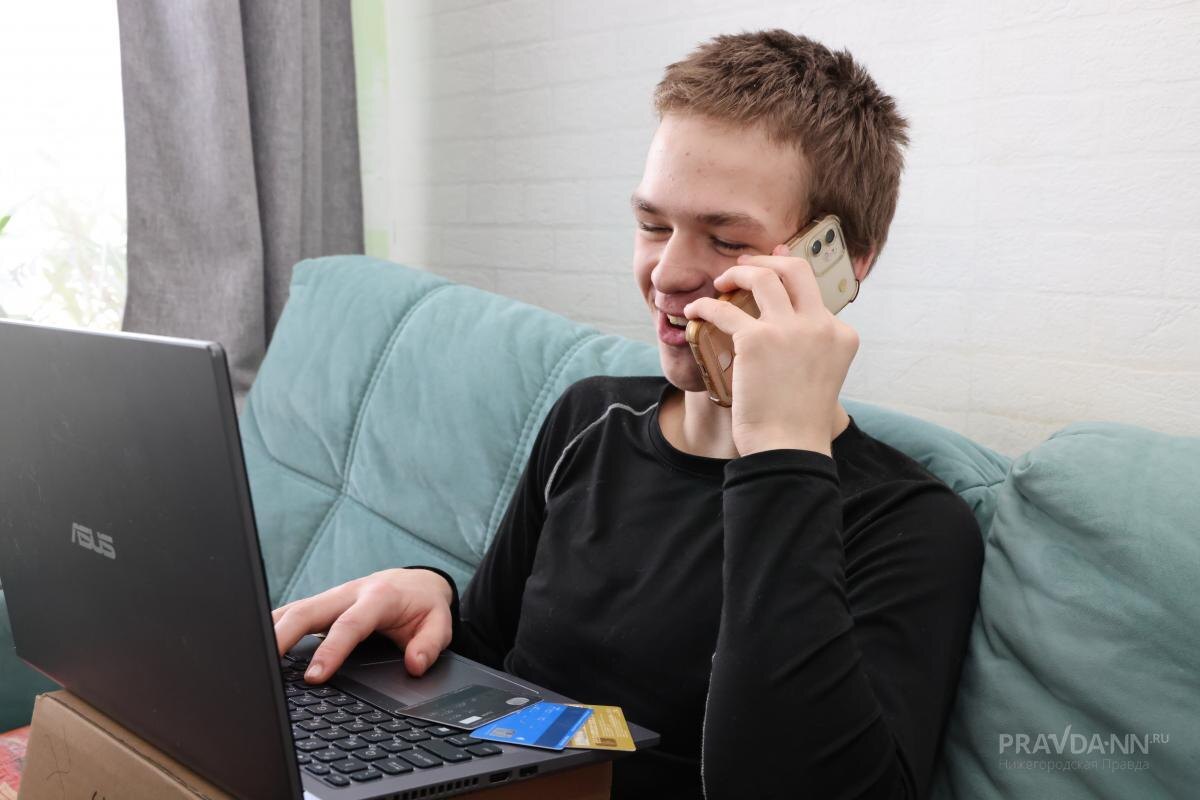    Мошенники звонили с разных номеров