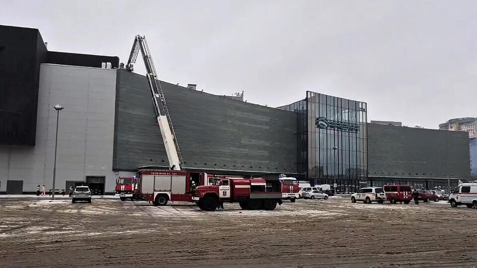     300 человек эвакуировали из ТЦ в Воронеже из-за пожара РЕН ТВ