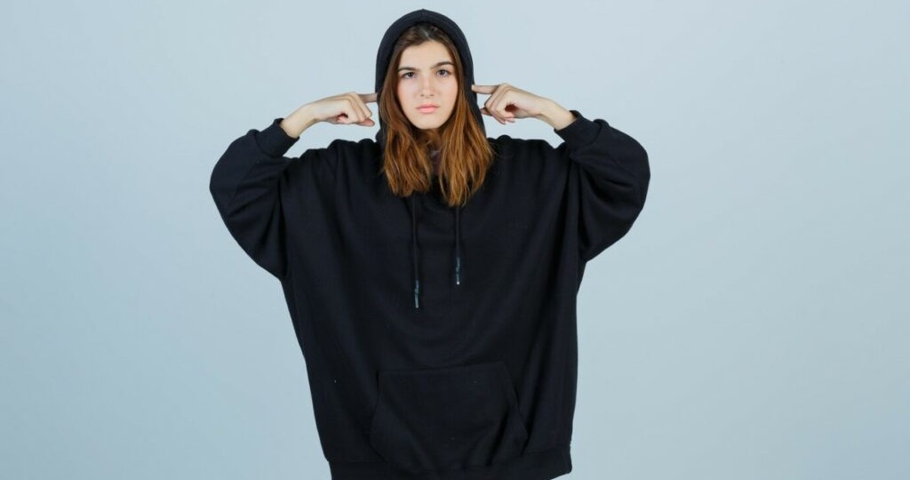 Нацепила восточный костюм и хотела станцевать мужу: он болтал с любовницей и назвал меня клушей – благо, все снято на камеру