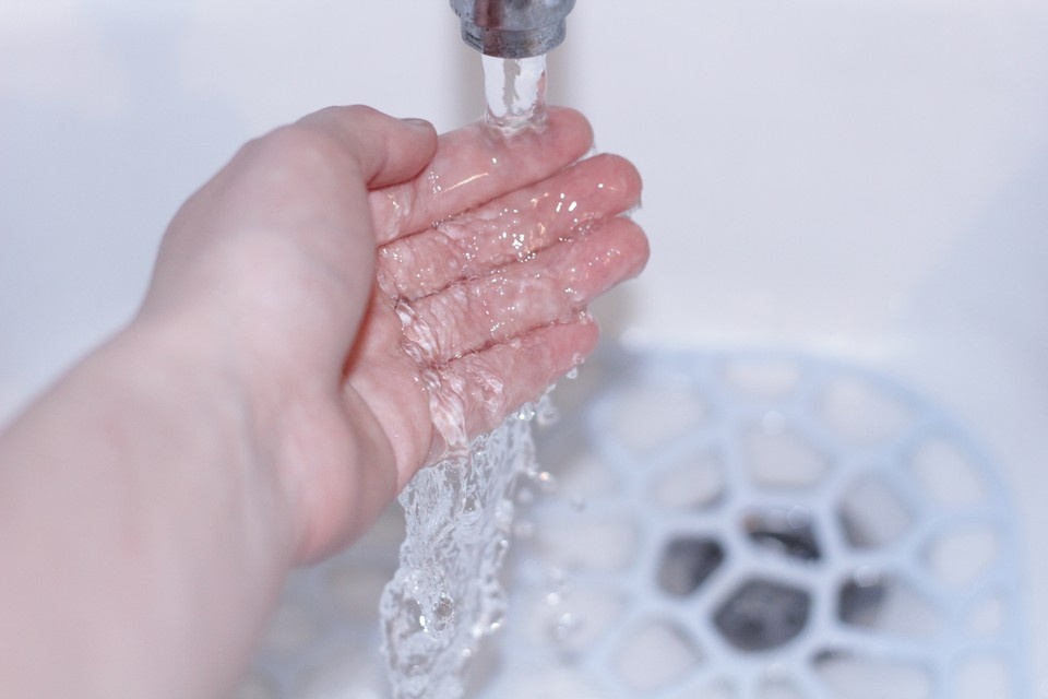    Коммунальщики устраняют аварии