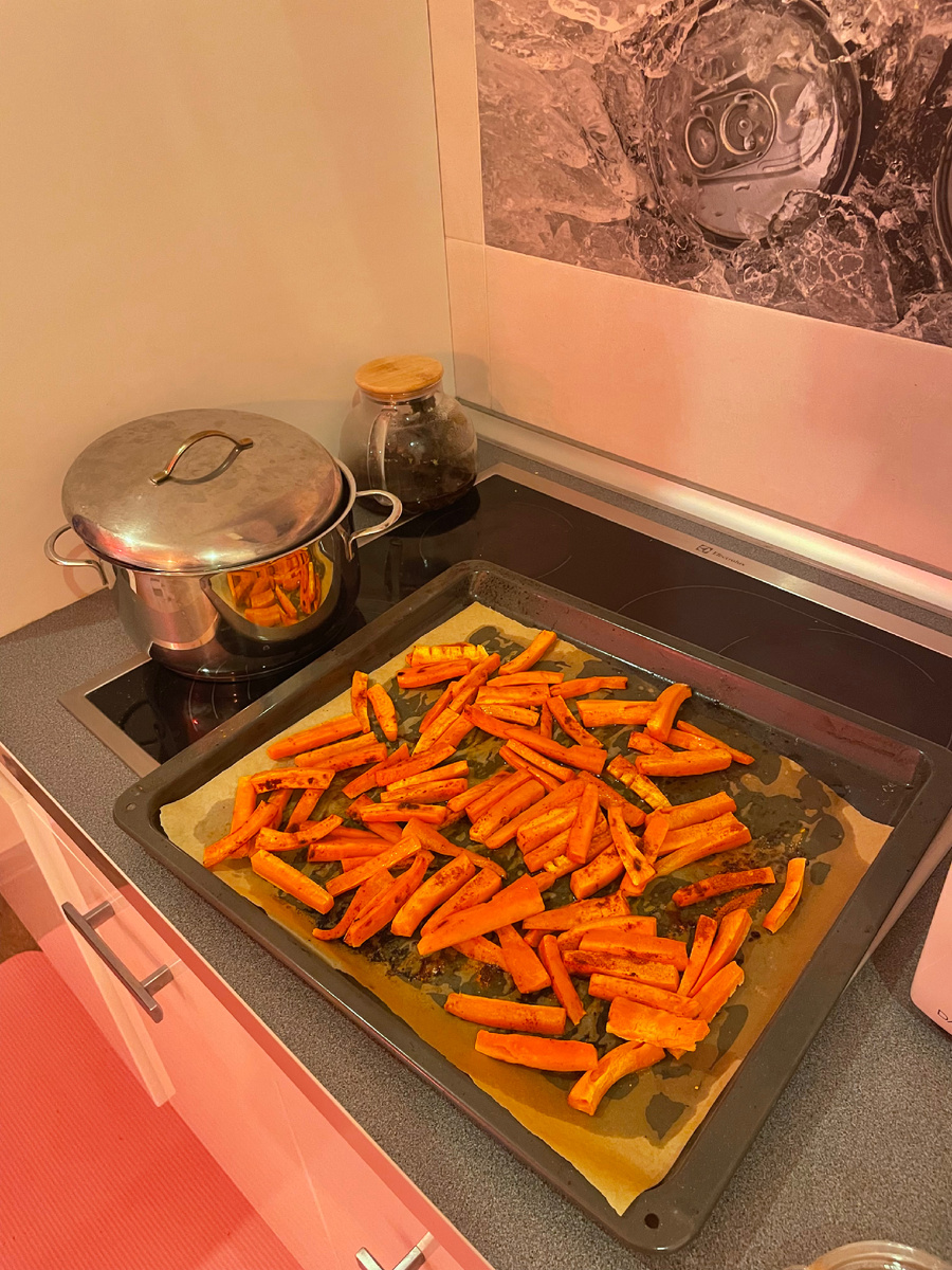 Запеченая морковь специями и оливковым маслом 