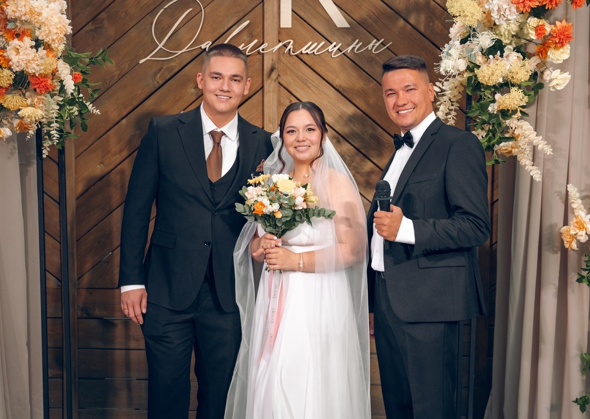 Проведение выездной регистрации брака в Чувашии — Ведущий на свадьбу в Чебоксарах Андрей Рублев