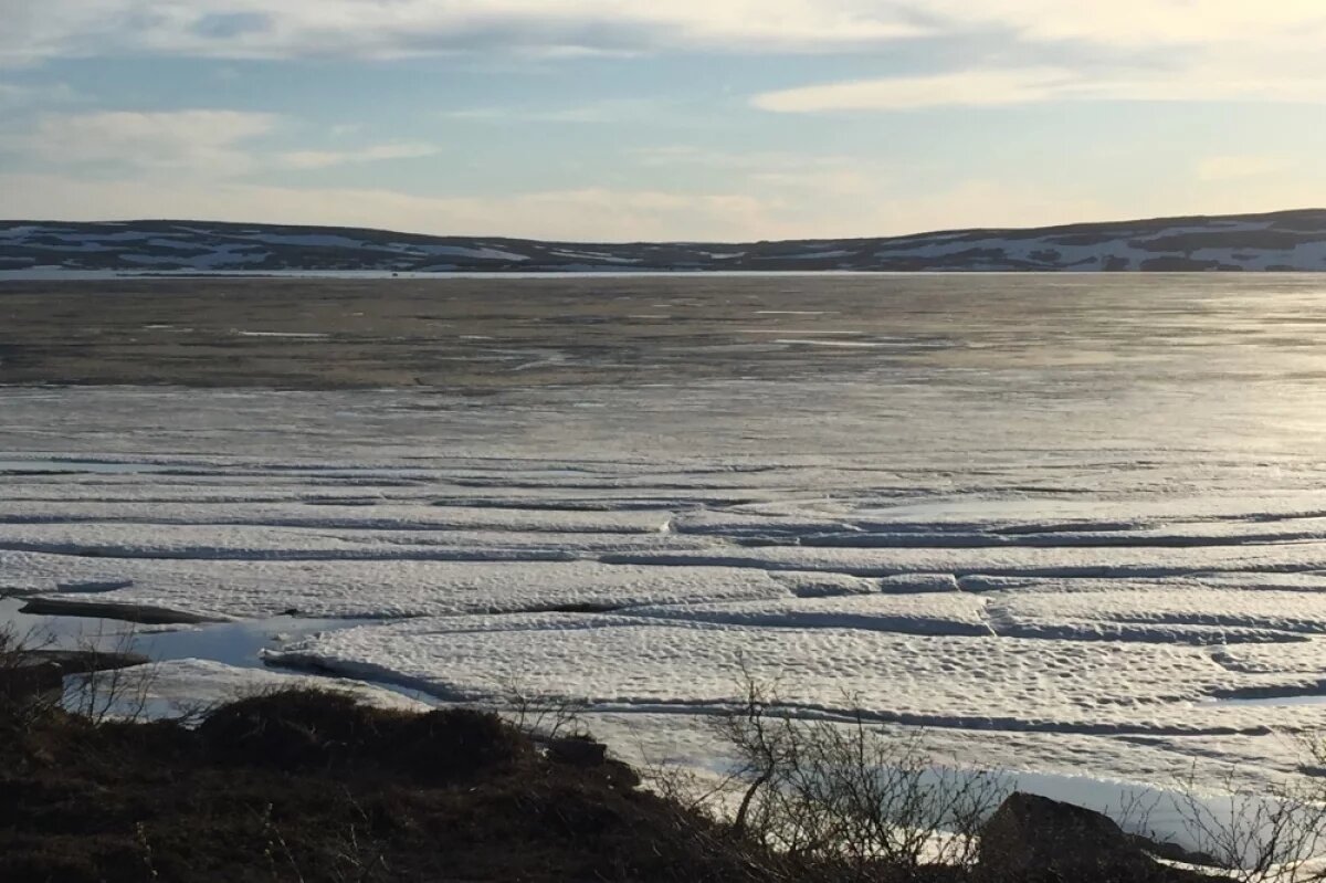   В Мурманской области продолжаются поиски женщины, которую унесло течением