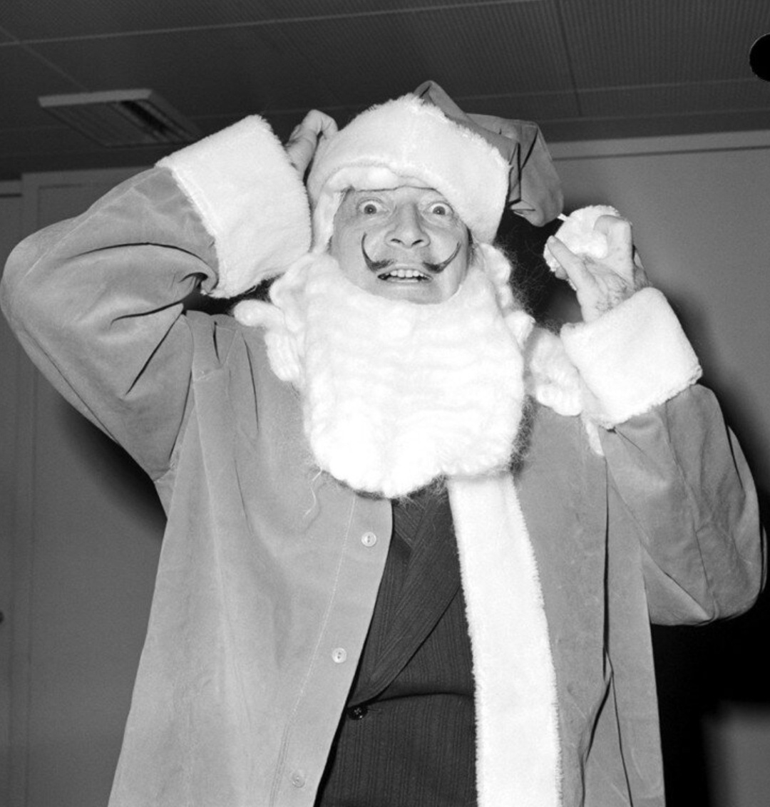 Дали - Санта.