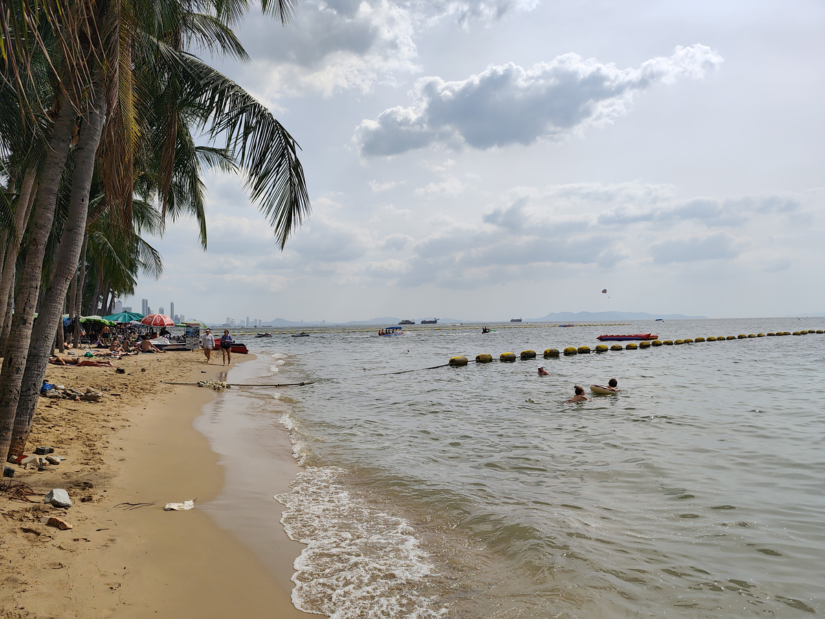 Пляж Джомтьен в Паттайе
