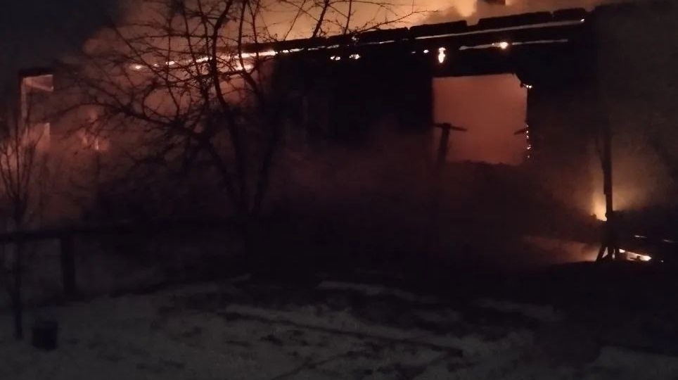 Жилой трёхквартирный дом загорелся в Лахденпохском районе