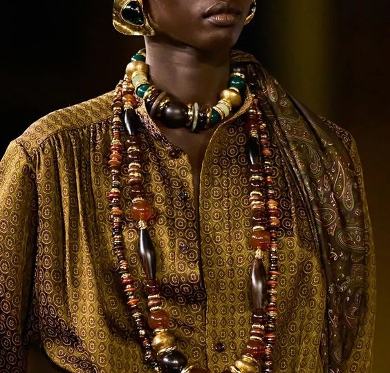 Тренд 2026: максимализм в украшениях! Как эффектно сочетать аксессуары и не перегрузить образ?!