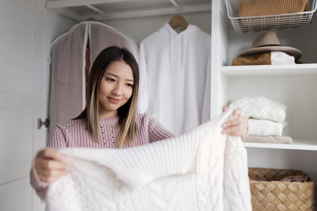 Ревизия гардероба — дело полезное, но некоторые вещи не стоит выбрасывать (Источник: Соцсети)