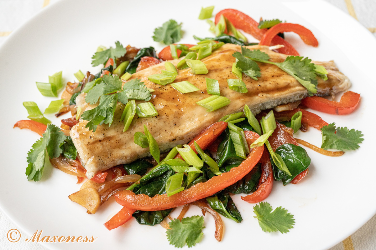 Стейк из лосося с соусом терияки