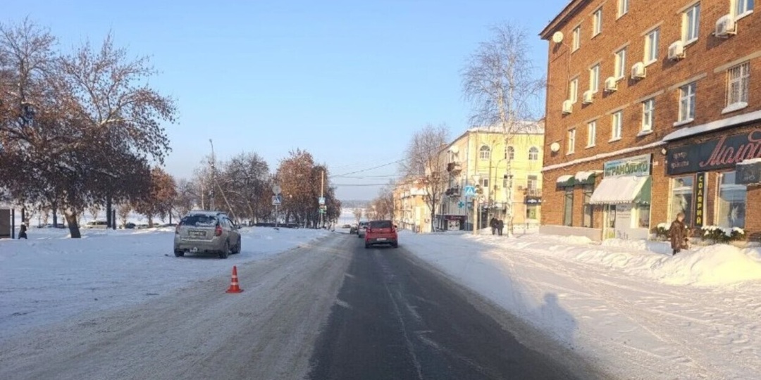 12-летняя школьница пострадала под колесами автомобиля в Воткинске