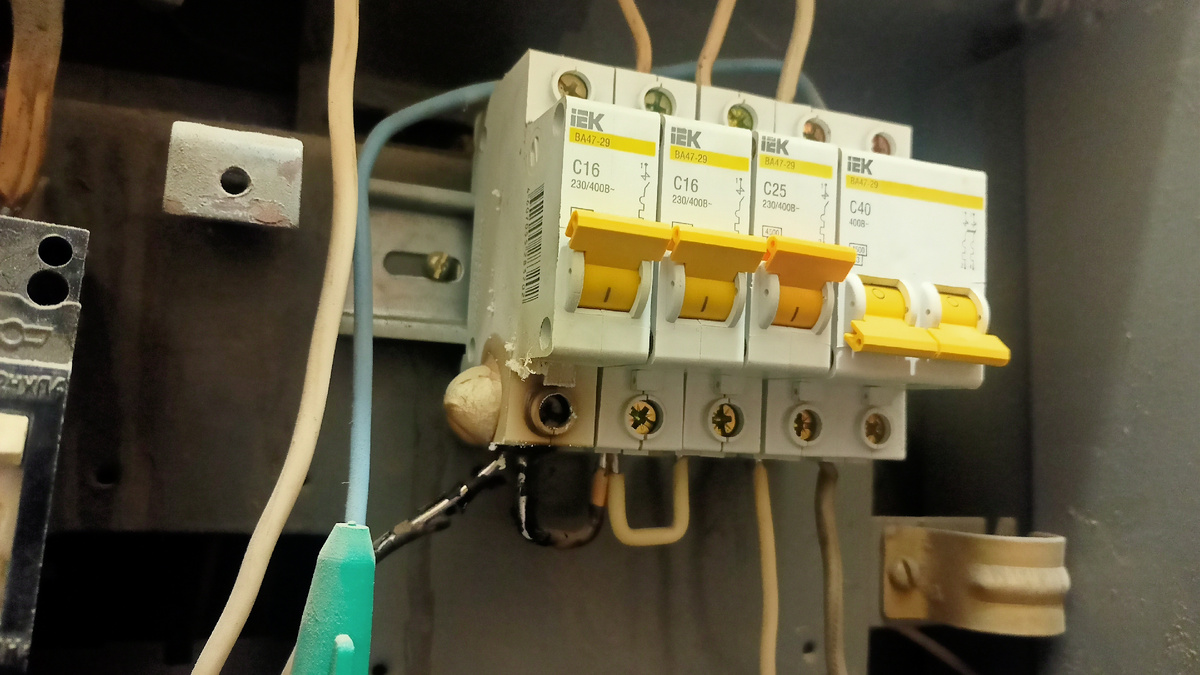 Вот такая красота иногда встречается. Личное фото с одной из заявок.