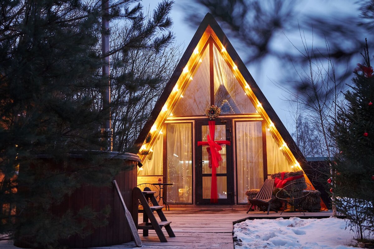 Подарок на отдых в A-frame домике — забота о близких