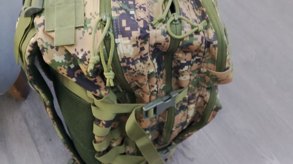 Рюкзачок...как раз пригодятся для спортзала...в притык вошло туда для занятий