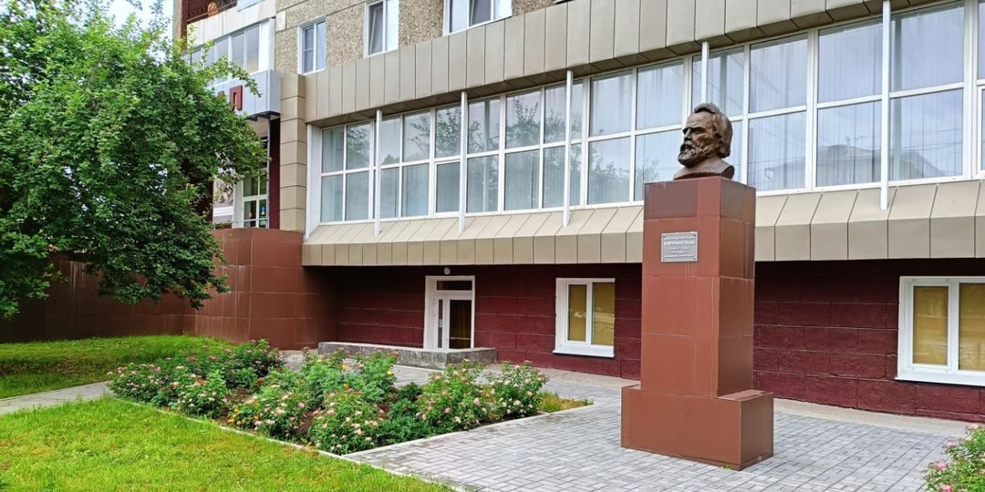 Вопрос про первого выборного президента. Краснотурьинск (мемориальное "ЧГК")
