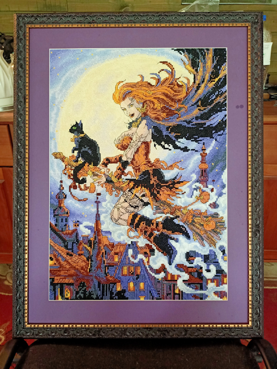 Ведьма над городом (у меня шла под кодовым названием Гелла, одежды конечно многова-то. но не смогла отделаться от этой ассоциации). Дизайнер схемы Екатерина Саитова.