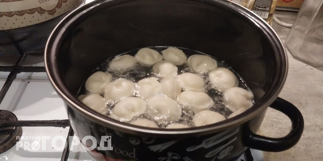 Зачем в пельмени при варке нужно заливать стакан холодной воды - запомните раз и навсегда