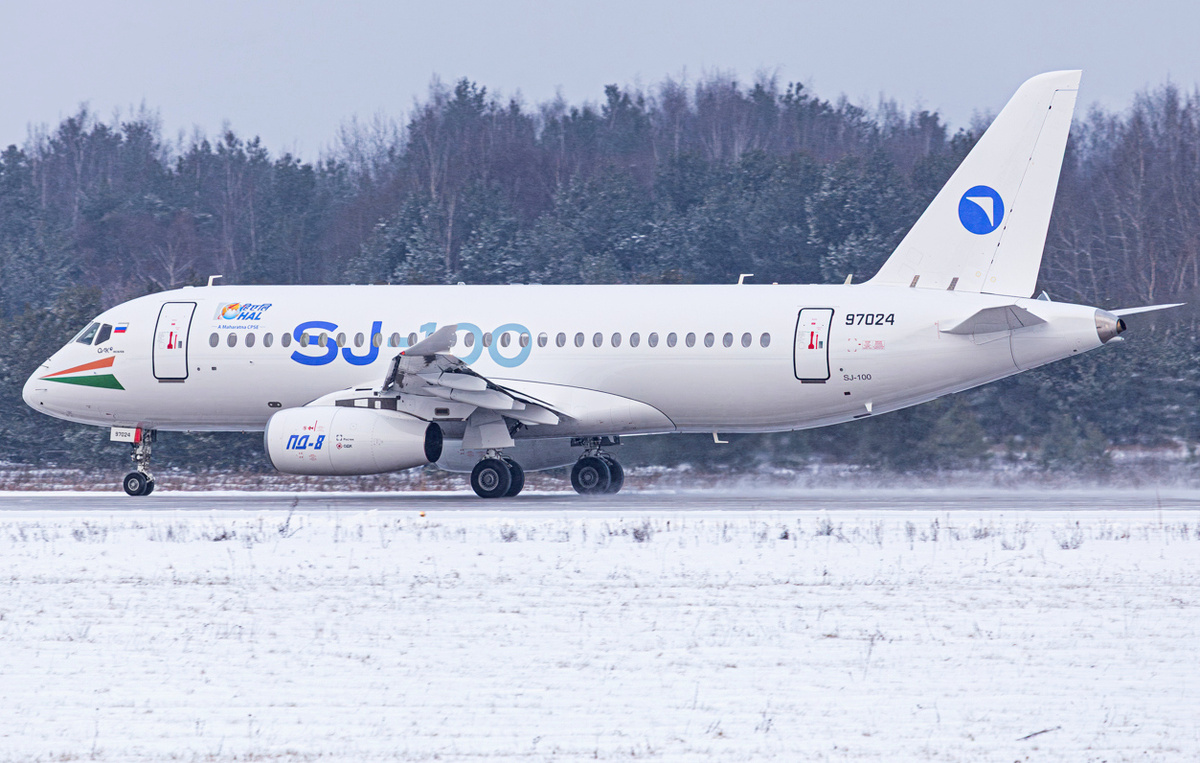 Борт 97024 получил временную ливрею ОАК