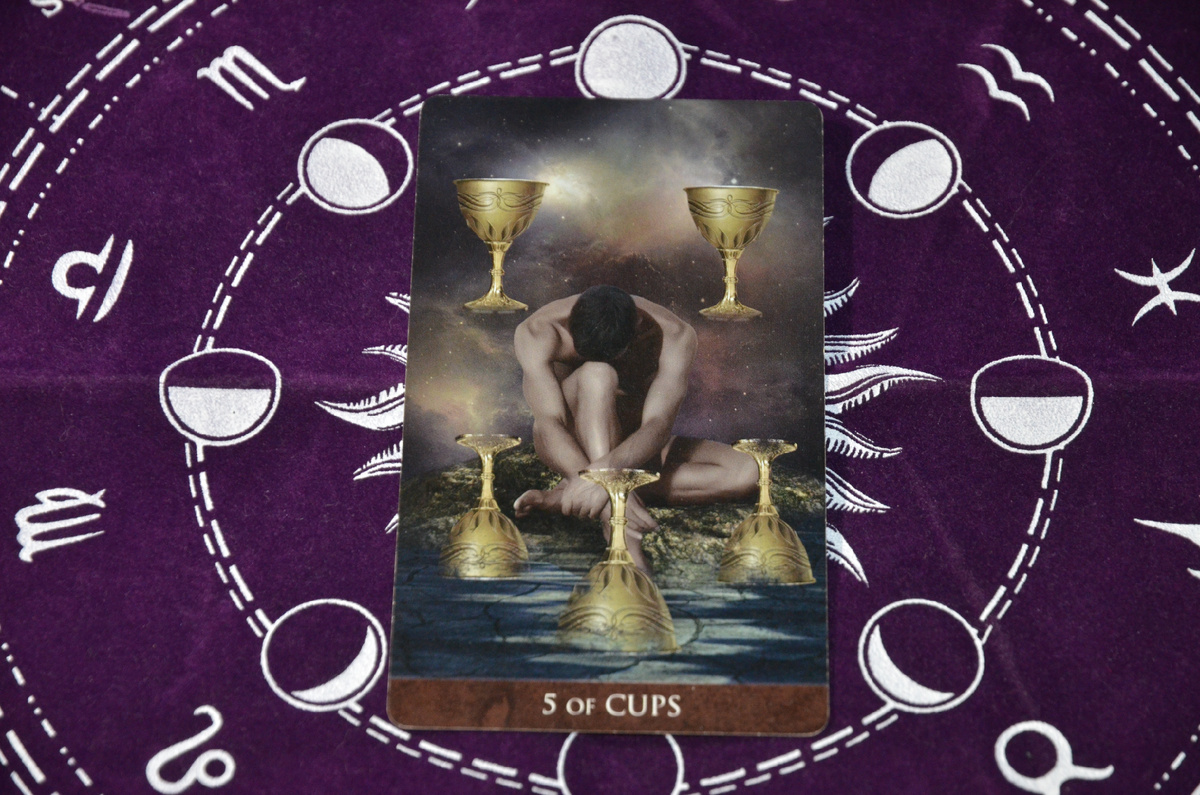 Магия и Таро простыми словами. Таро расклад: "В чём кроется загвоздка в твоих взаимоотношениях с мужчиной? Как это исправить?"