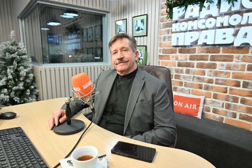    Виктор Бут Михаил ФРОЛОВ