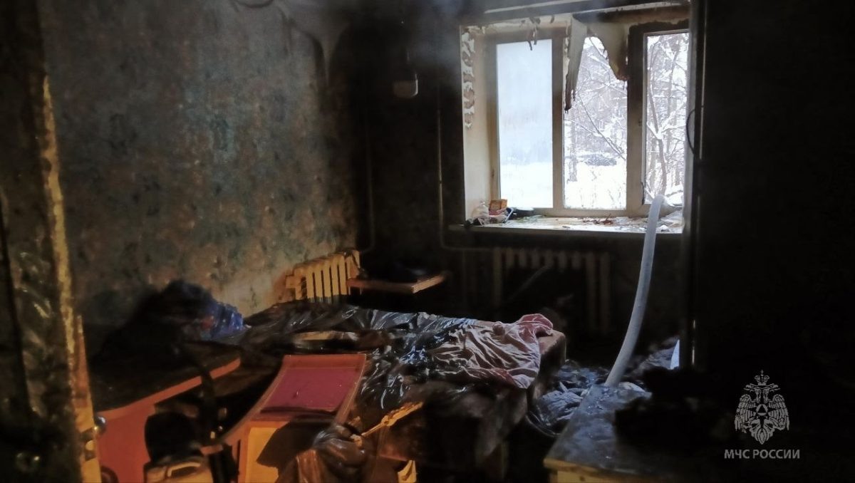    Загорелась комната в квартире на первом этаже