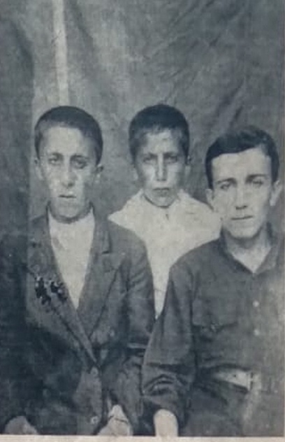 Абакаров А.А. с братьями. Довоенное фото.