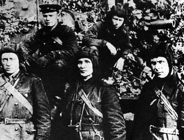 Экипаж КВ-1 З.Г. Колобанова, август 1941 года