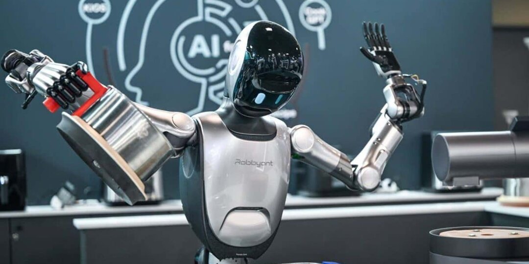 Необычные роботы 2025-го года и их забавные приключения