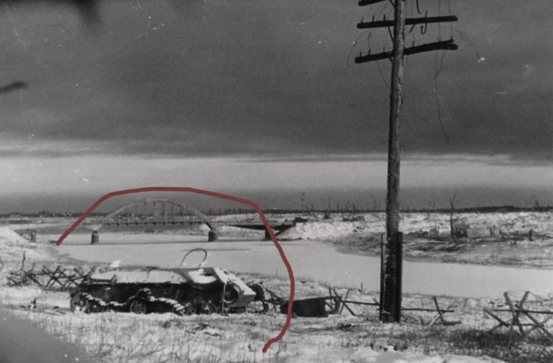 Танки около "Горбатого" моста в Усть-Тосно