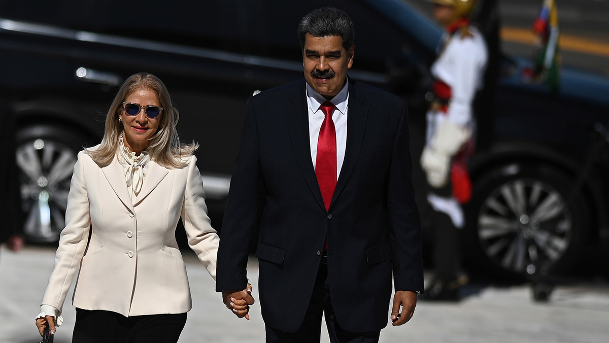   Andre Borges / EPA / TASS- Архивное фото. Президент Венесуэлы Николас Мадуро и его супруга Силия Флорес