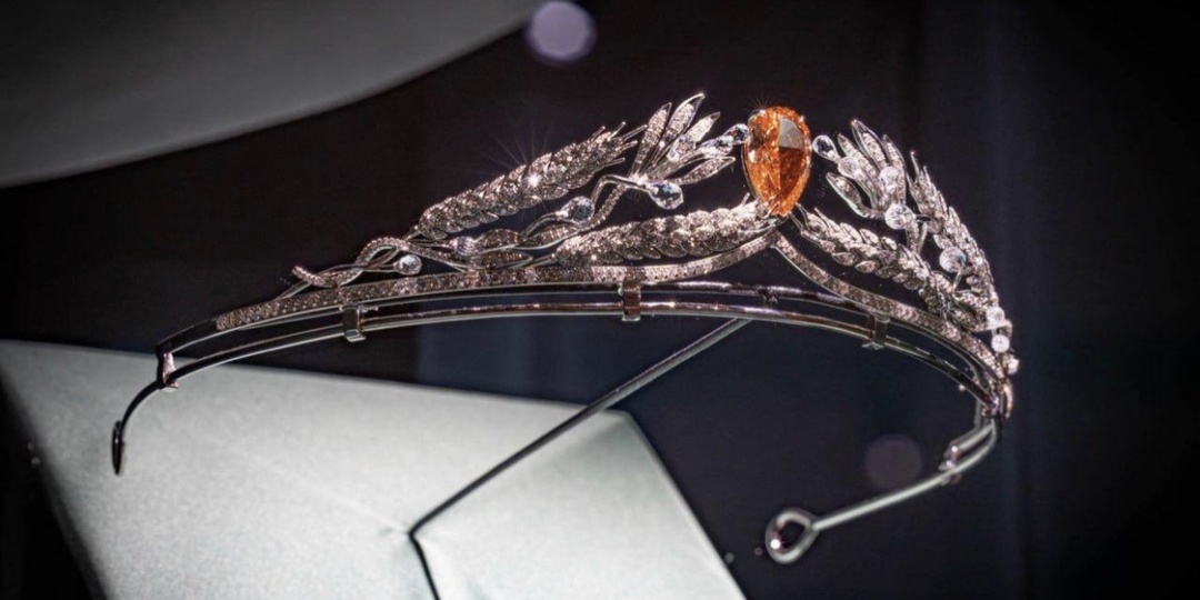 10 самых красивых экспонатов выставки «Очарование красоты. Из истории ювелирных украшений в России»