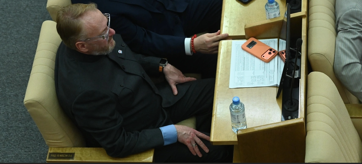 Милонов с айфоном фото https://sun9-72.userapi.com/s/v1/ig2/KGFMBRCvj9nT0wXq5Yq36hhvl7EI-V6t_P7PYsN5oMGN2wNlUDZDP0_llkPQ59Su_IVl-QQrLjT61pLdbHfXg14g.jpg?quality=95&as=32x21,48x32,72x48,108x72,160x107,240x160,360x240,480x320,540x360,640x426,720x479,1080x719,1200x799&from=bu&cs=1200x0