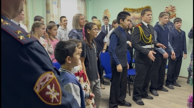 Тверские росгвардейцы организовали акцию «Дед Мороз специального назначения»