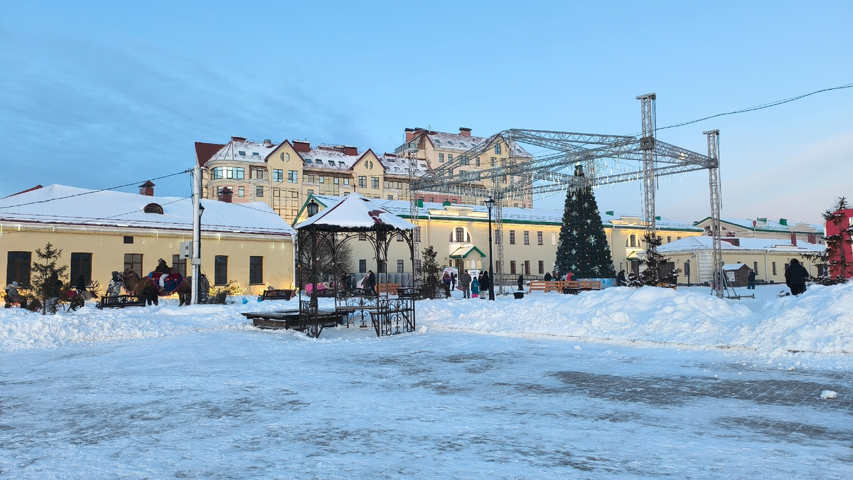 ёлка прячется где-то в глубине