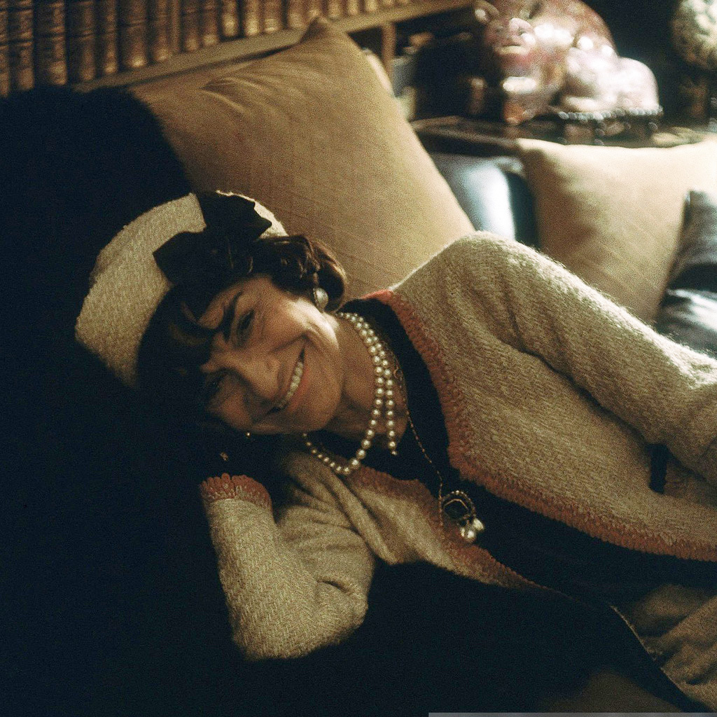 Портрет Габриэль Шанель, сделанный выдающимся фотографом Борисом Липницким в Париже в октябре 1936 года с современной колоризацией