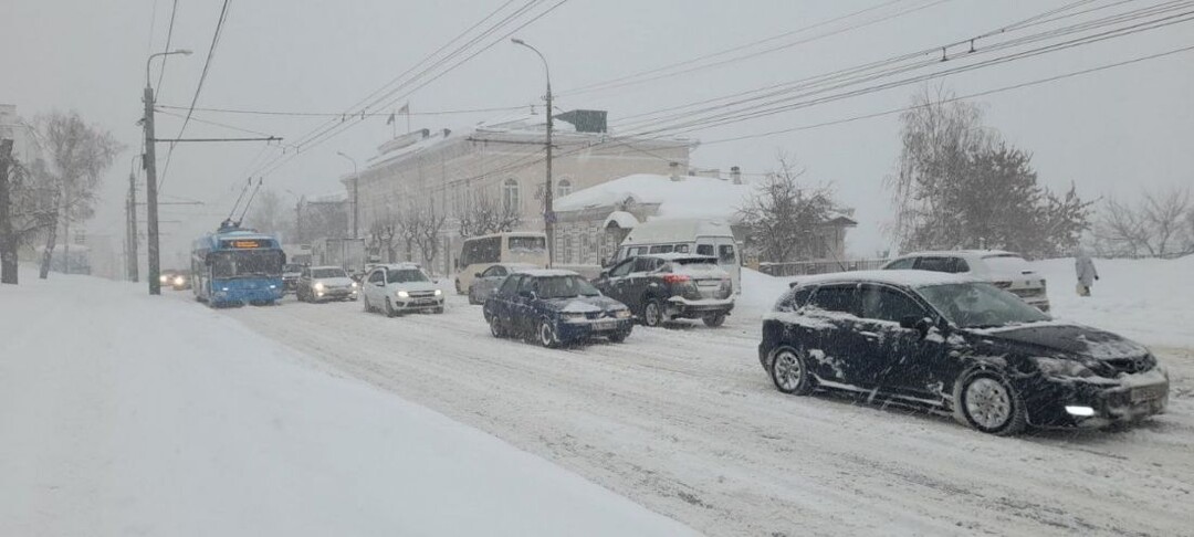 Запрет движения для грузовиков и автобусов в Пензенской области продлен до утра 4 января