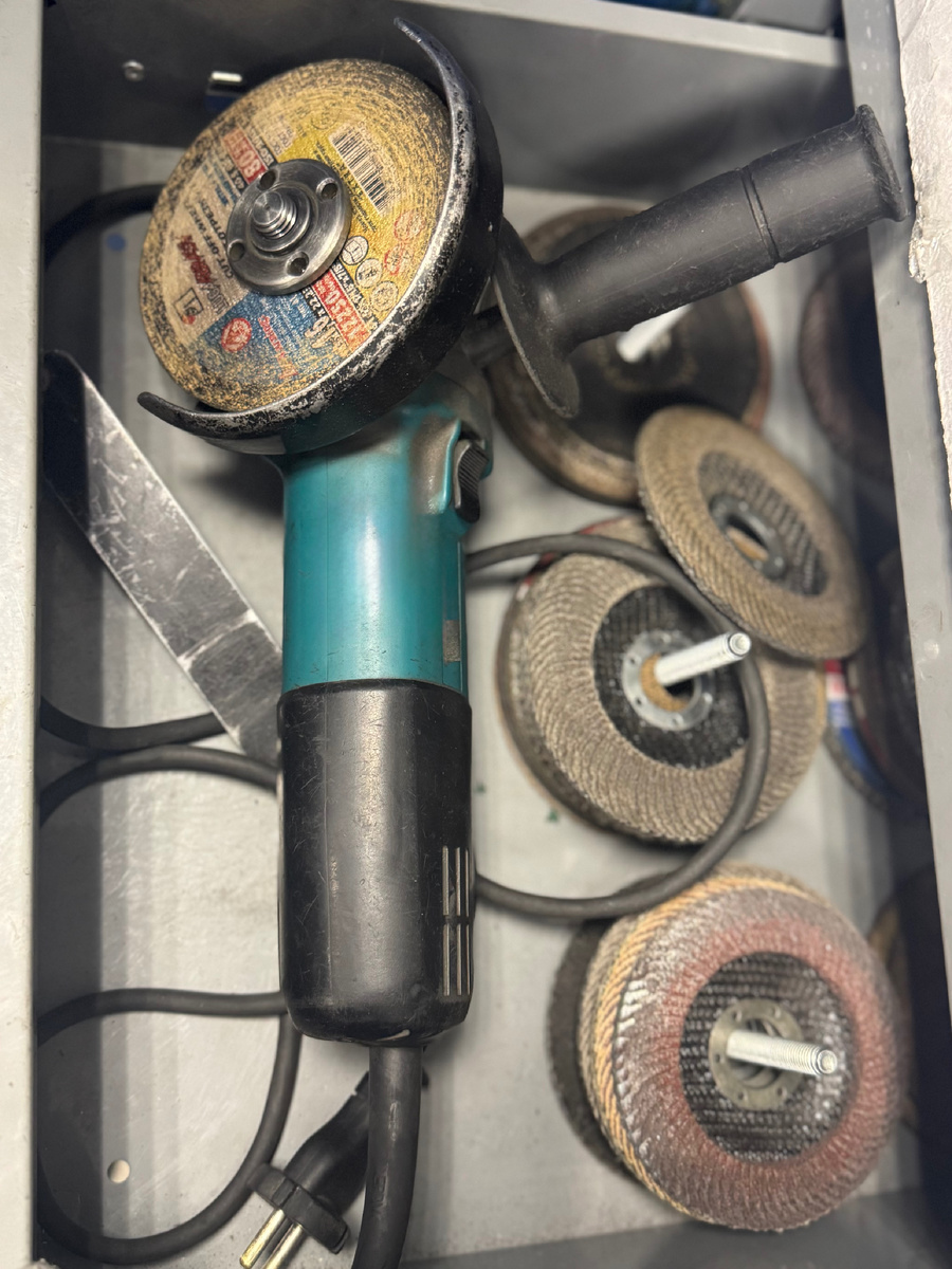 «Болгарка» с кожухом