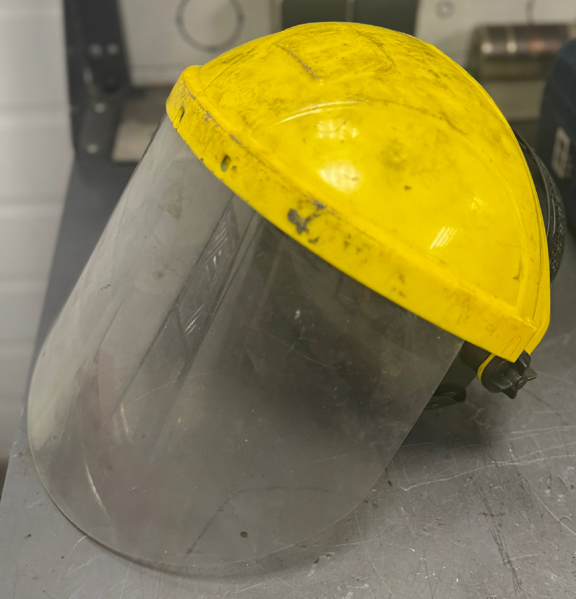 Защитный щиток