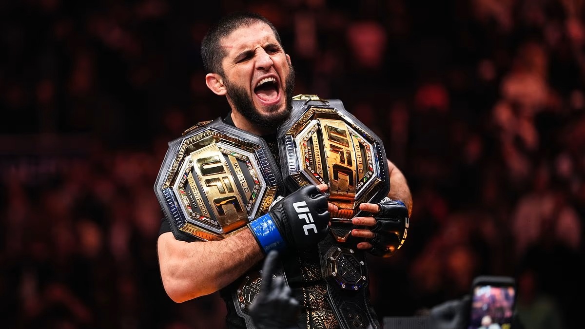     Ислам Махачев