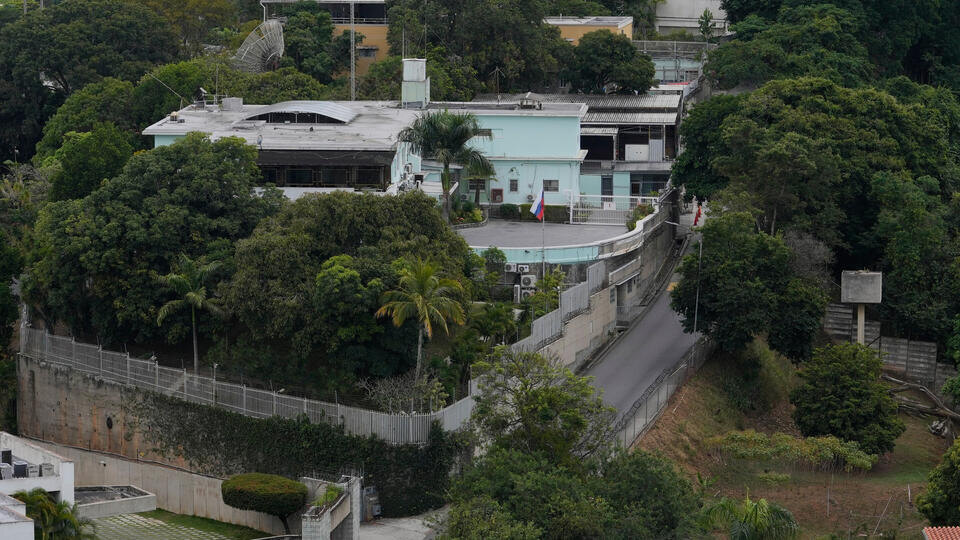     Посольство РФ в Венесуэле сообщило о прямом контакте с властями республики Matias Delacroix/AP/TASS