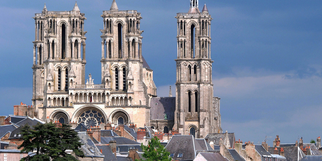 Спас Нерукотворный с кириллической надписью во французском соборе