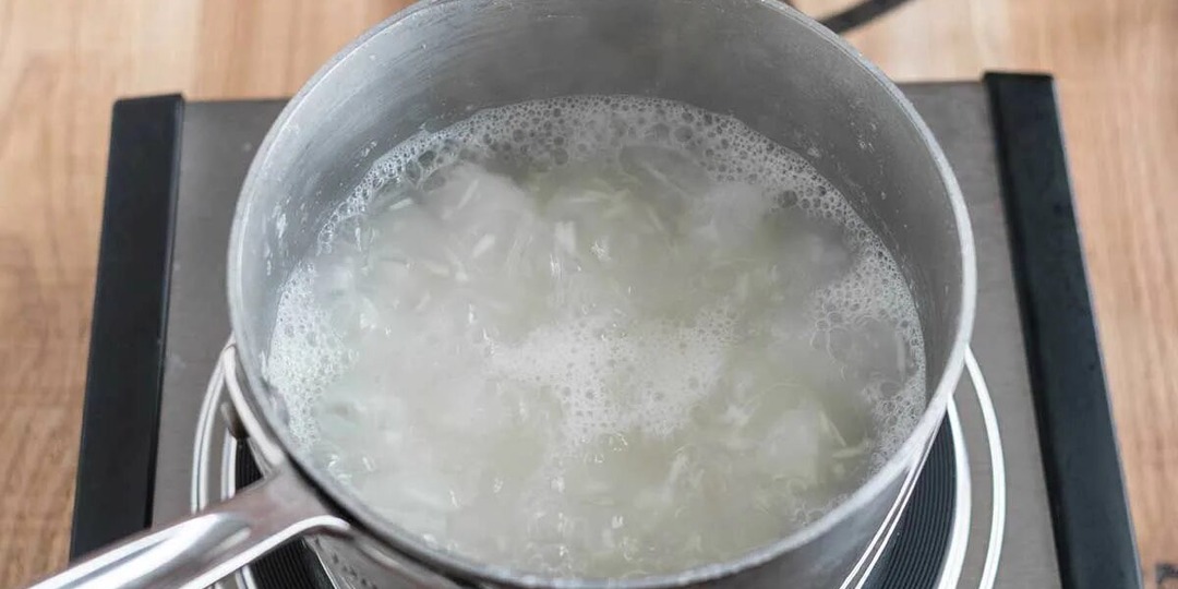 Единственное блюдо, что реально быстро помогает восстановитьося при отравлении. И приготовить может даже ребёнок