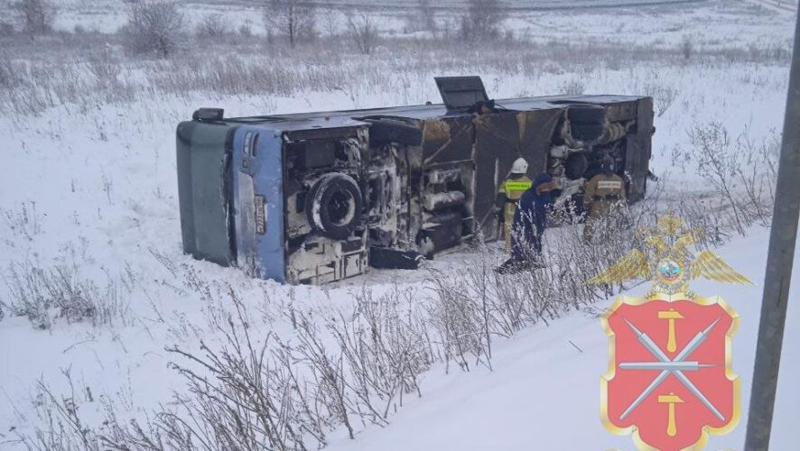 Десять человек пострадали в ДТП с автобусом на трассе