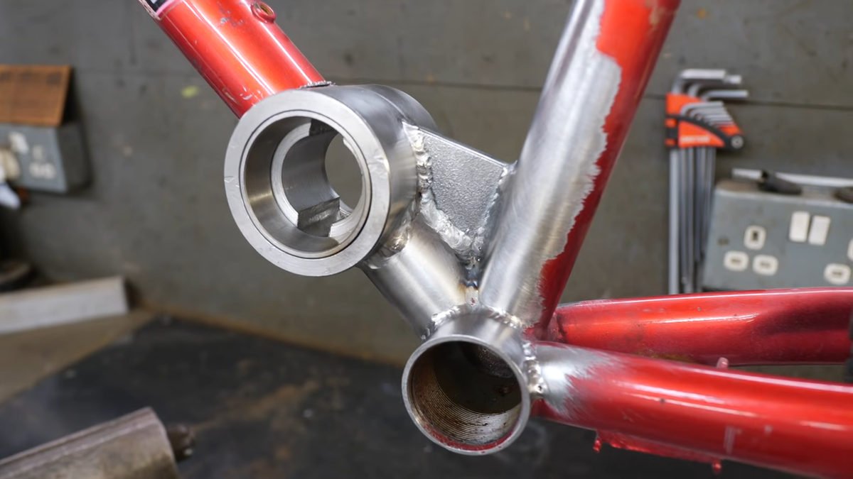    Энтузиаст сделал велосипед с магнитной подвеской [ВИДЕО]