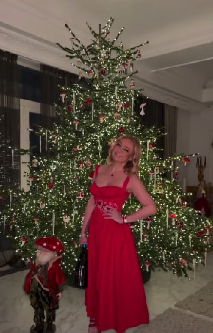    Яна Рудковская (Фото: Instagram*/rudkovskayaofficial)